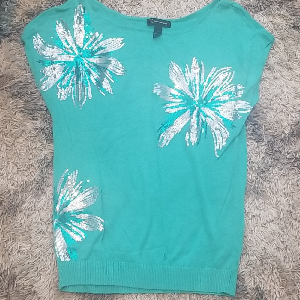 Shirt with sequins